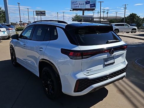 New 2026 Volkswagen Tiguan SE R-Line FWD image 7