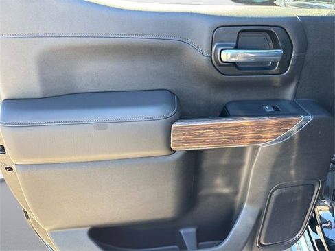 Used 2019 Chevrolet Silverado 1500 High Country image 19