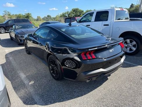 Used 2025 Ford Mustang GT RWD image 9