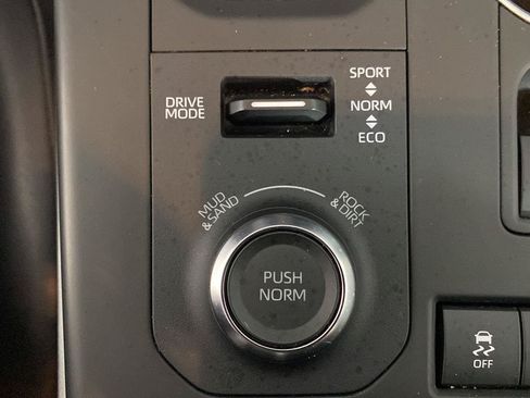 Used 2022 Toyota Highlander XSE AWD/4WD image 21