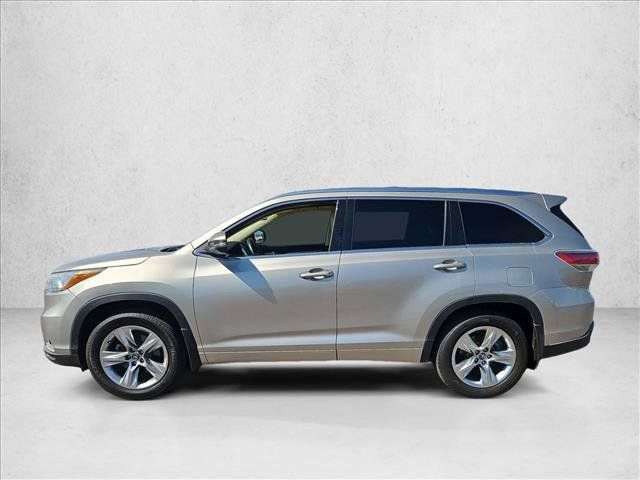 Used 2016 Toyota Highlander Limited w/ Driver Technology Package AWD/4WD image 9