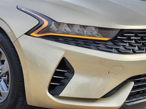 Used 2022 Kia K5 LXS image 9