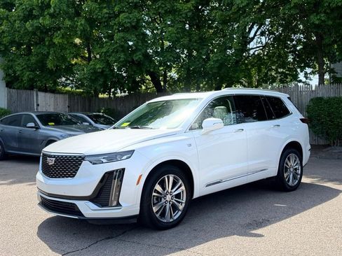 Used 2023 Cadillac XT6 Premium Luxury w/ LPO, Floor Liner Package AWD/4WD image 2
