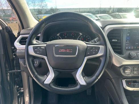 Used 2023 GMC Acadia SLT image 13