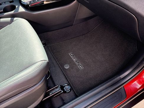 Used 2025 Kia Seltos SX image 28