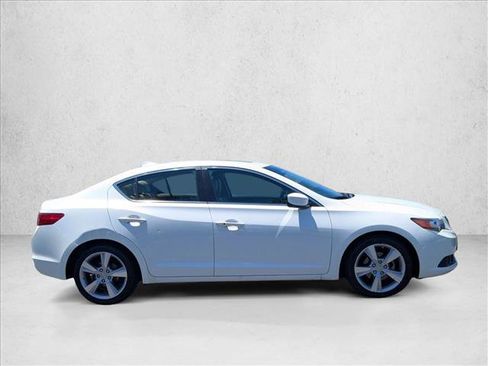 Used 2014 Acura ILX w/ Premium Package FWD image 4
