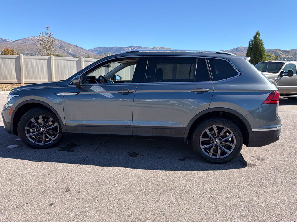 Used 2022 Volkswagen Tiguan SE AWD/4WD image 9