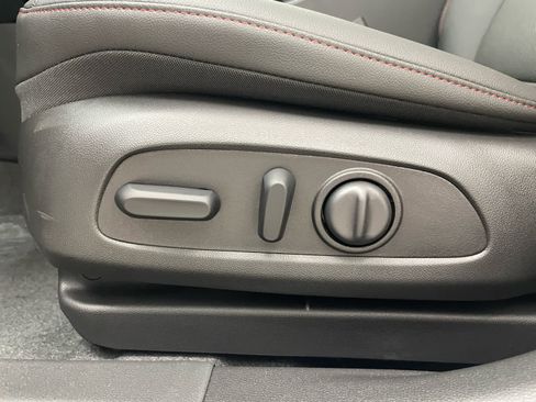 New 2026 Chevrolet Trax RS w/ Sunroof Package FWD image 10