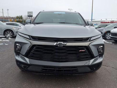 Used 2025 Chevrolet Blazer RS image 2