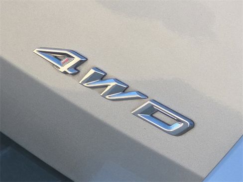 Certified 2022 Ford Explorer XLT w/ Equipment Group 202A image 10