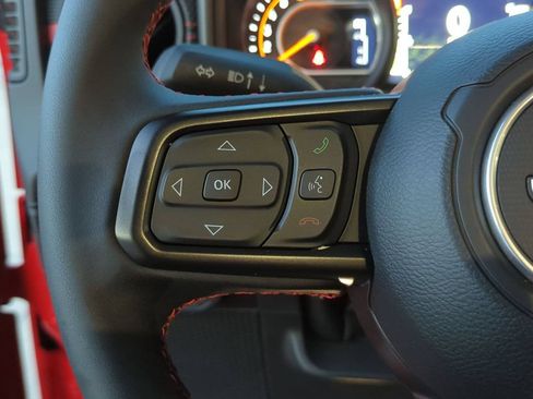 Used 2024 Jeep Wrangler Unlimited Rubicon AWD/4WD image 12