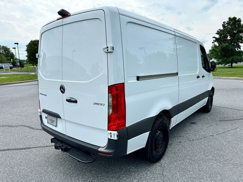 Used 2024 Mercedes-Benz Sprinter 2500 image 4