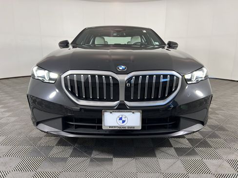 Used 2025 BMW 530i xDrive w/ Premium Package image 8