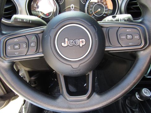 Used 2023 Jeep Wrangler Sport AWD/4WD image 17