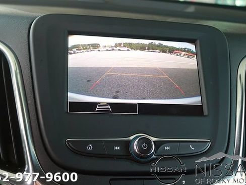 Used 2022 Chevrolet Equinox LT FWD image 27