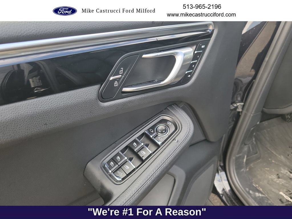 Used 2024 Porsche Macan AWD/4WD image 22