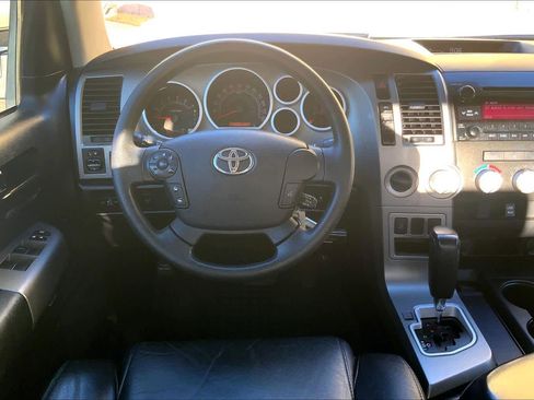 Used 2013 Toyota Tundra 4x4 CrewMax image 5