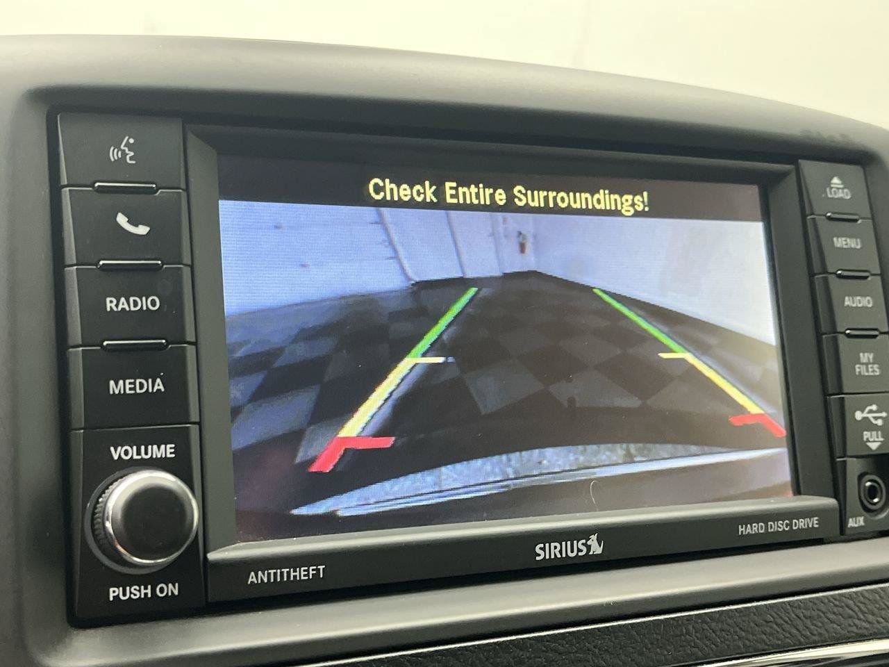Used 2015 Chrysler Town & Country Touring-L w/ Driver Convenience Group FWD image 5