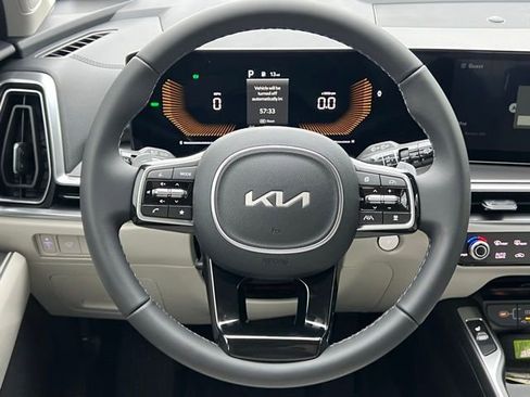 Used 2025 Kia Sorento EX AWD/4WD image 22