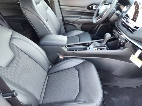 New 2026 Jeep Compass Latitude AWD/4WD image 14