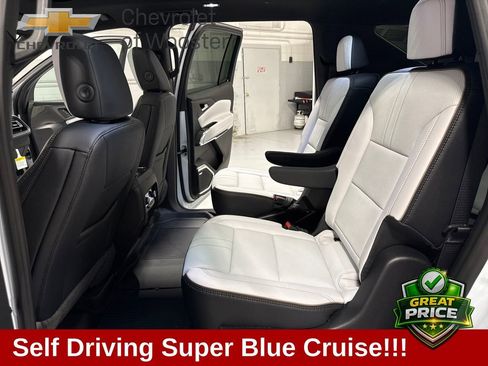 New 2026 Chevrolet Traverse High Country w/ LPO, Floor Liner Package AWD/4WD image 39