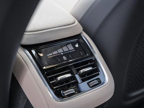 New 2026 Volvo XC90 B6 Plus w/ Protection Package Premier image 34