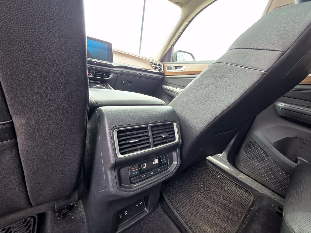 Used 2025 Volkswagen Atlas SE w/ Panoramic Sunroof Package FWD image 20