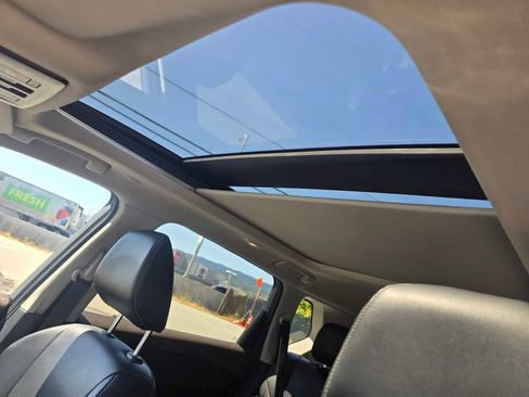 Used 2023 Nissan Rogue SL AWD/4WD image 25