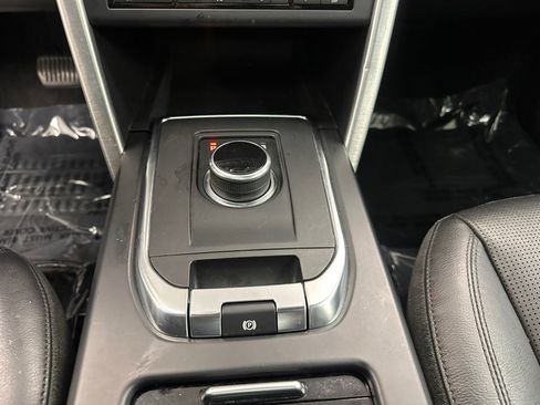 Used 2018 Land Rover Discovery Sport HSE image 29