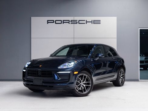 Certified 2023 Porsche Macan AWD/4WD image 1