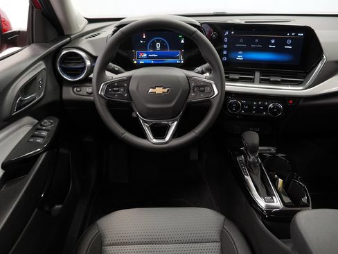 New 2026 Chevrolet Trax LT w/ LT Convenience Package FWD image 12
