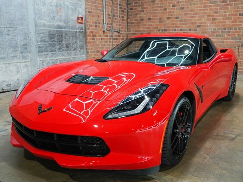 Used 2019 Chevrolet Corvette Stingray Coupe w/ Carbon Flash Badge Package RWD image 5