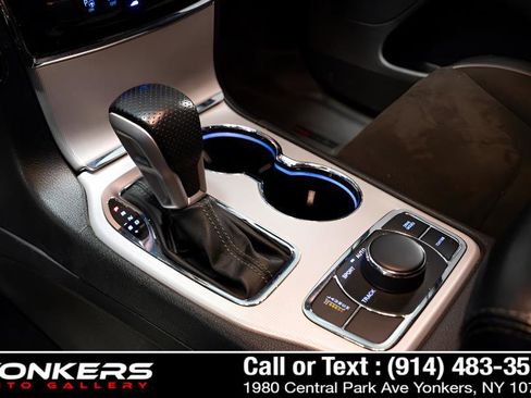 Used 2021 Jeep Grand Cherokee SRT image 41