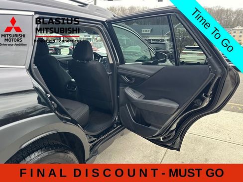 Used 2023 Subaru Outback Premium AWD/4WD image 22