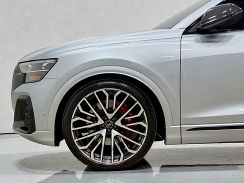 Used 2024 Audi SQ8 Prestige w/ Prestige Package image 3