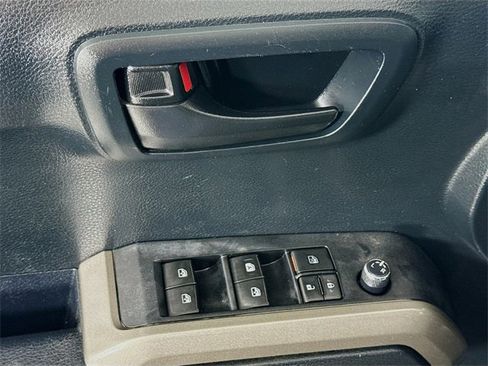 Certified 2017 Toyota Tacoma SR5 image 17