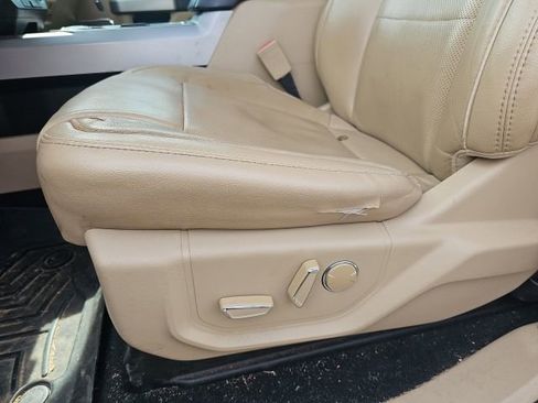 Used 2019 Ford F250 Lariat w/ Lariat Ultimate Package AWD/4WD image 19