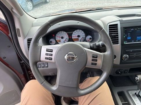 Used 2017 Nissan Frontier SV image 18