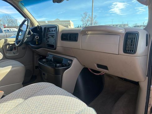 Used 2002 Chevrolet Express 1500 1500 Express Crew w/ LS Preferred Equipment Group image 16