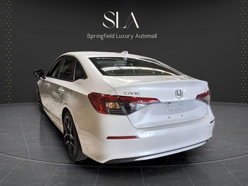 Used 2025 Honda Civic Sport image 3