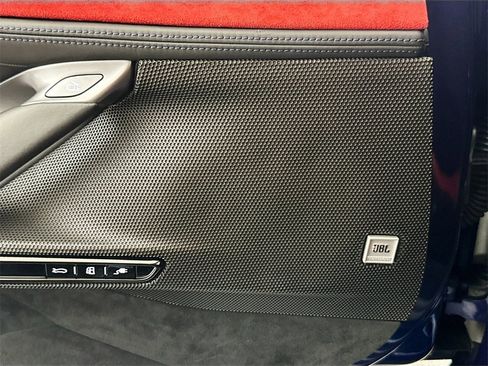 Used 2023 Ferrari SF90 Spider image 19