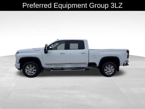 Used 2026 Chevrolet Silverado 3500 High Country w/ High Country Premium Package AWD/4WD image 4
