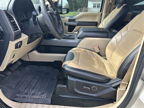 Used 2017 Ford F250 XLT w/ XLT Premium Package image 11