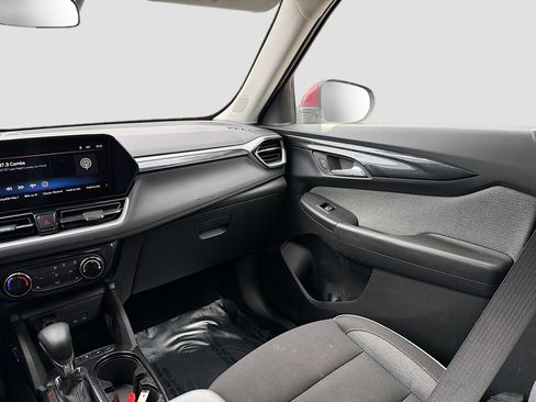 Used 2024 Chevrolet TrailBlazer LT w/ LT Cold Weather Package image 21