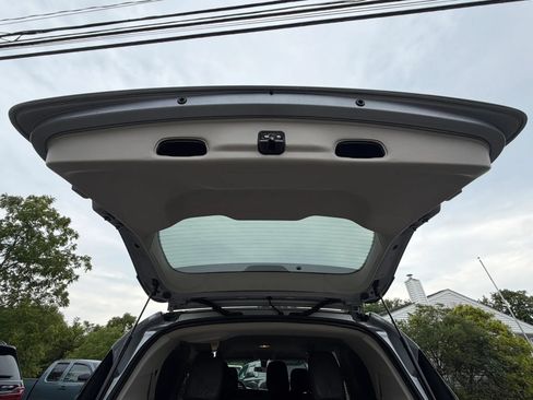 Used 2020 Chrysler Voyager L FWD image 36