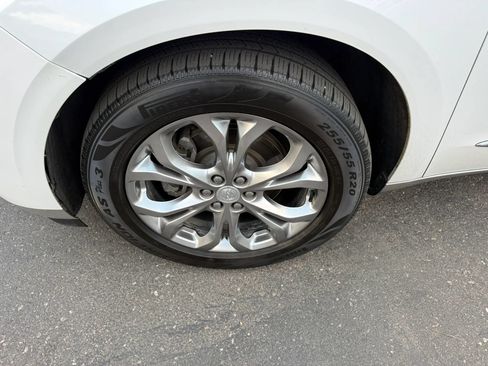 Used 2019 Buick Enclave Avenir w/ Avenir Technology Package AWD/4WD image 16