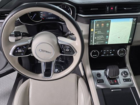 Used 2023 Jaguar F-PACE S image 13