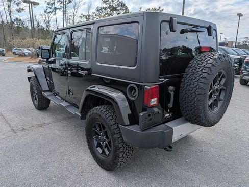 Used 2015 Jeep Wrangler Unlimited Sahara w/ Connectivity Group image 3