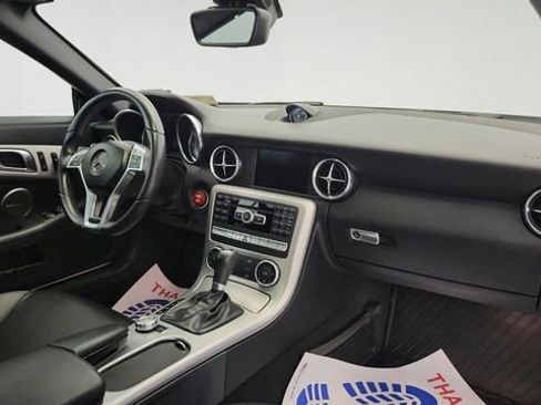 Used 2014 Mercedes-Benz SLK 250 image 26