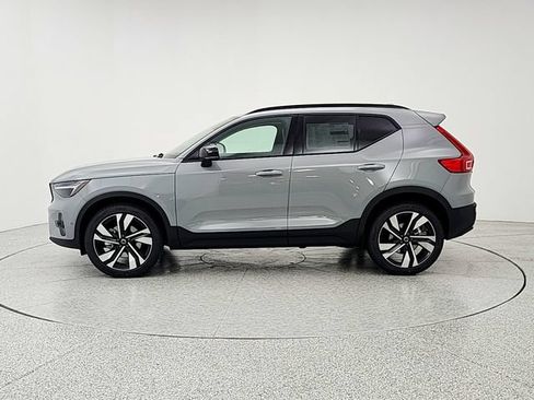 New 2026 Volvo XC40 B5 Plus w/ Climate Package AWD/4WD image 8